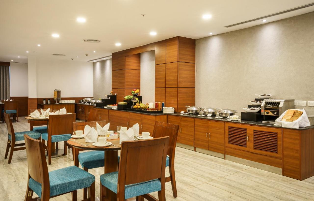 Caspia Hotel New Delhi Eksteriør bilde