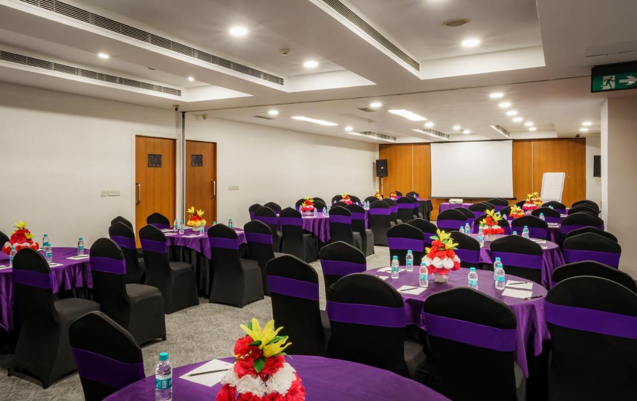 Caspia Hotel New Delhi Eksteriør bilde
