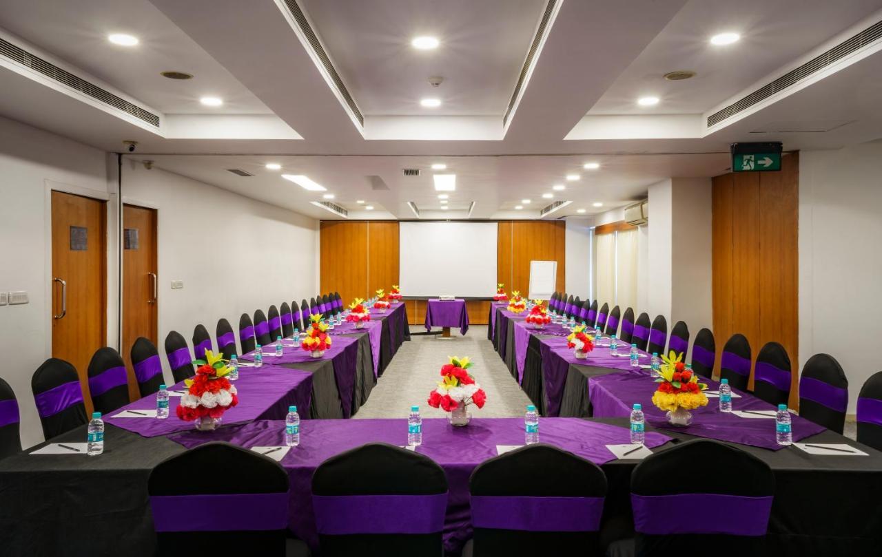 Caspia Hotel New Delhi Eksteriør bilde