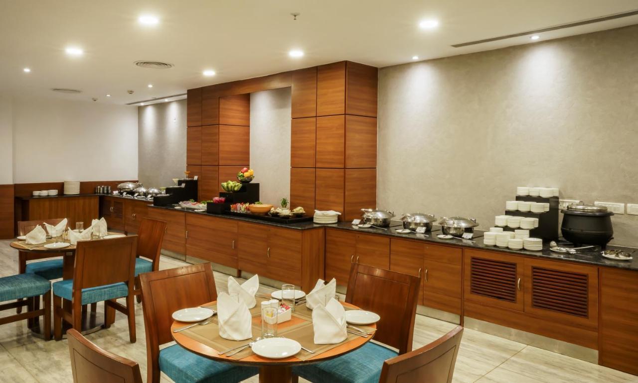 Caspia Hotel New Delhi Eksteriør bilde