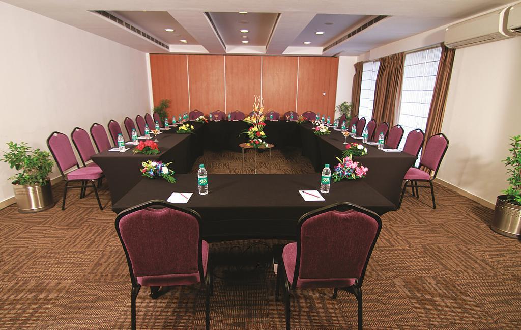 Caspia Hotel New Delhi Eksteriør bilde