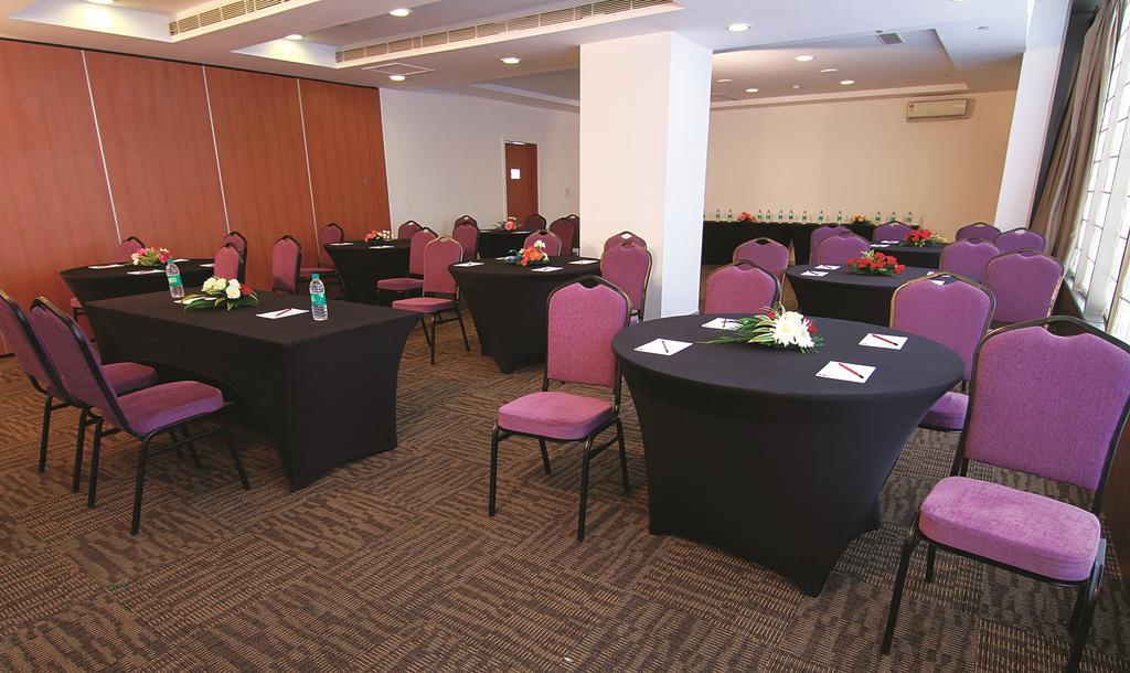 Caspia Hotel New Delhi Eksteriør bilde