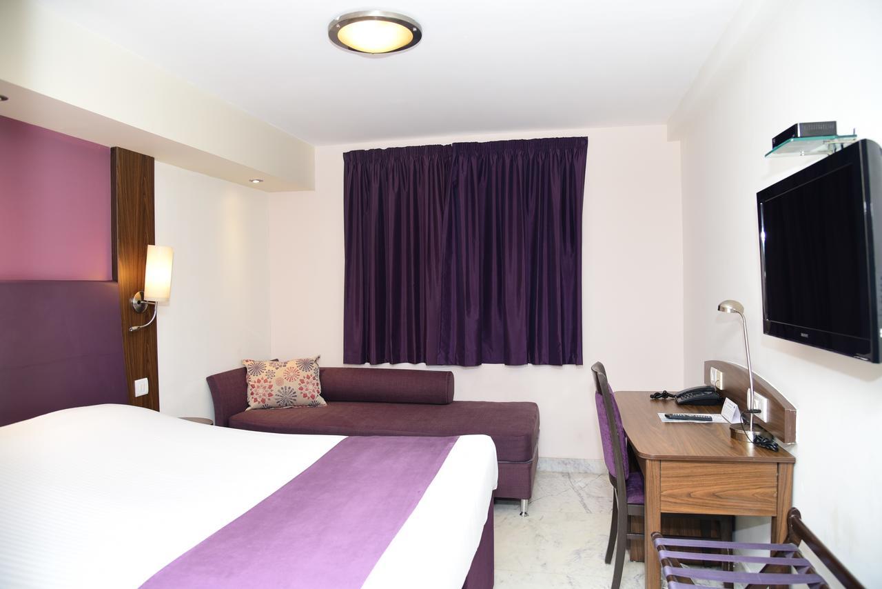 Caspia Hotel New Delhi Eksteriør bilde