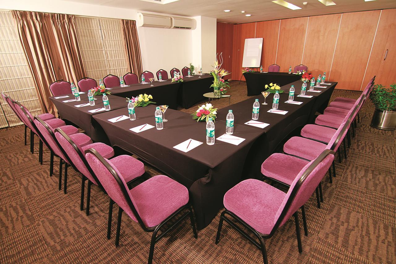 Caspia Hotel New Delhi Eksteriør bilde